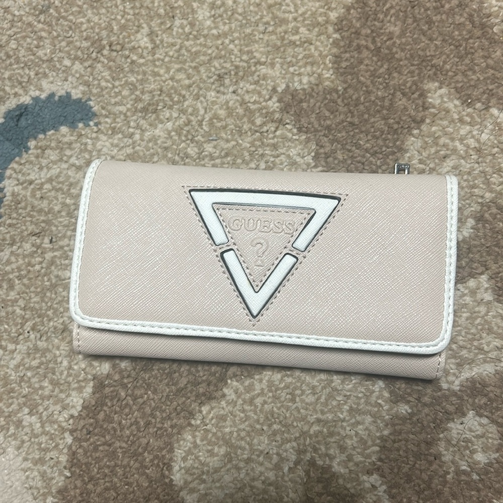 Guess Light Pink/ Tan/ Beige Wallet in Great Condition